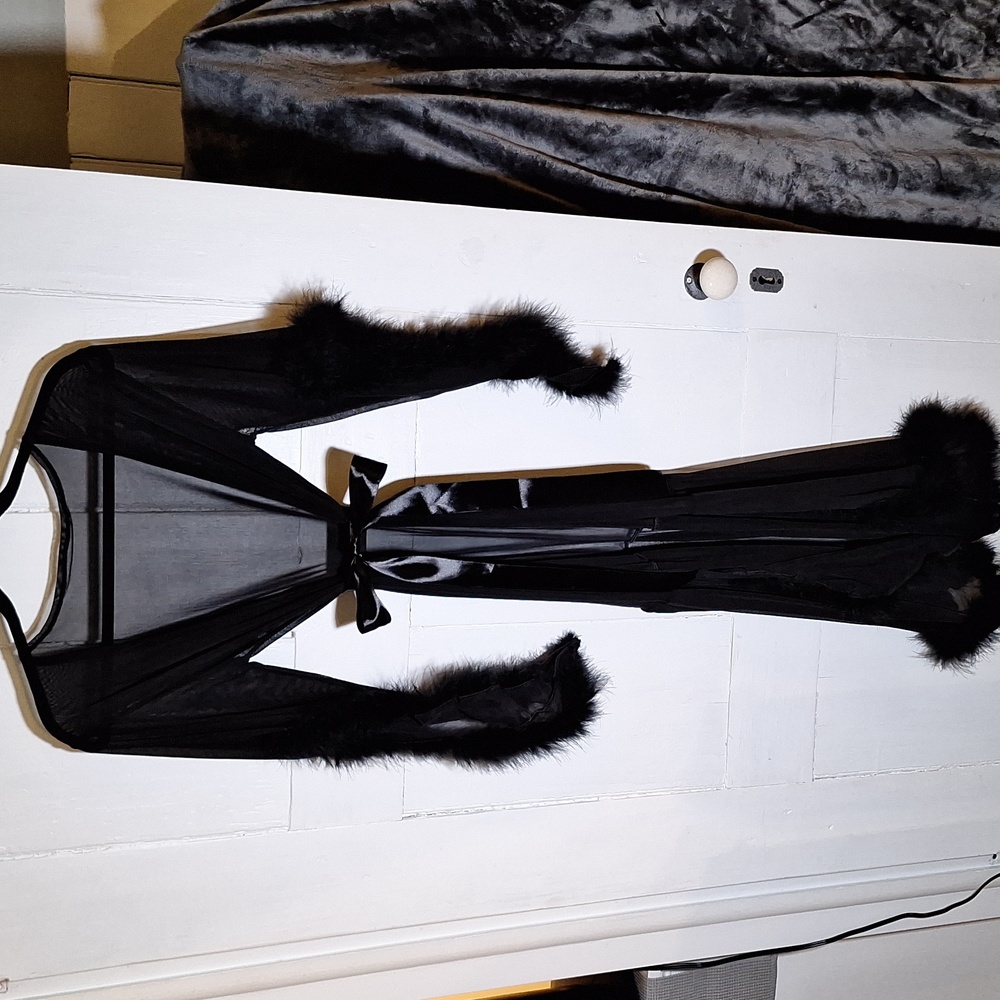 Hollywood Regency marabou trim robe